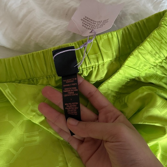 SAVAGE X FENTY SATIN JACQUARD
Green pajama pants - Picture 5 of 6